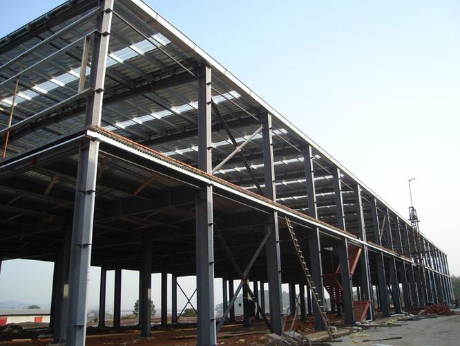 产品展示 郑州钢结构工程施工价格应按设计图纸或相应设计规范进行